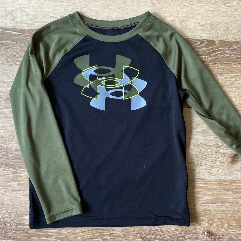 Boys long sleeve under armor T shirt